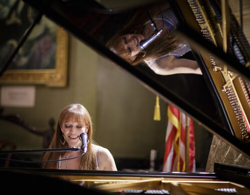 Hannahsinging_ReflectiononPiano Hannahsinging_ReflectiononPiano